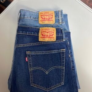 2 pairs of Levi Jeans